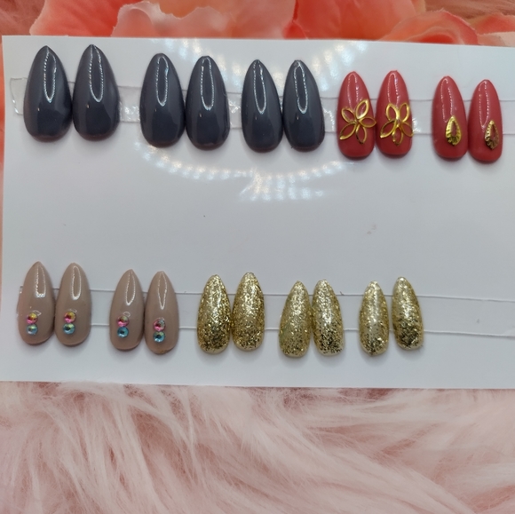 Custom press on nails medium length 20 piece set Gold and Gray with charms - Picture 3 of 5
